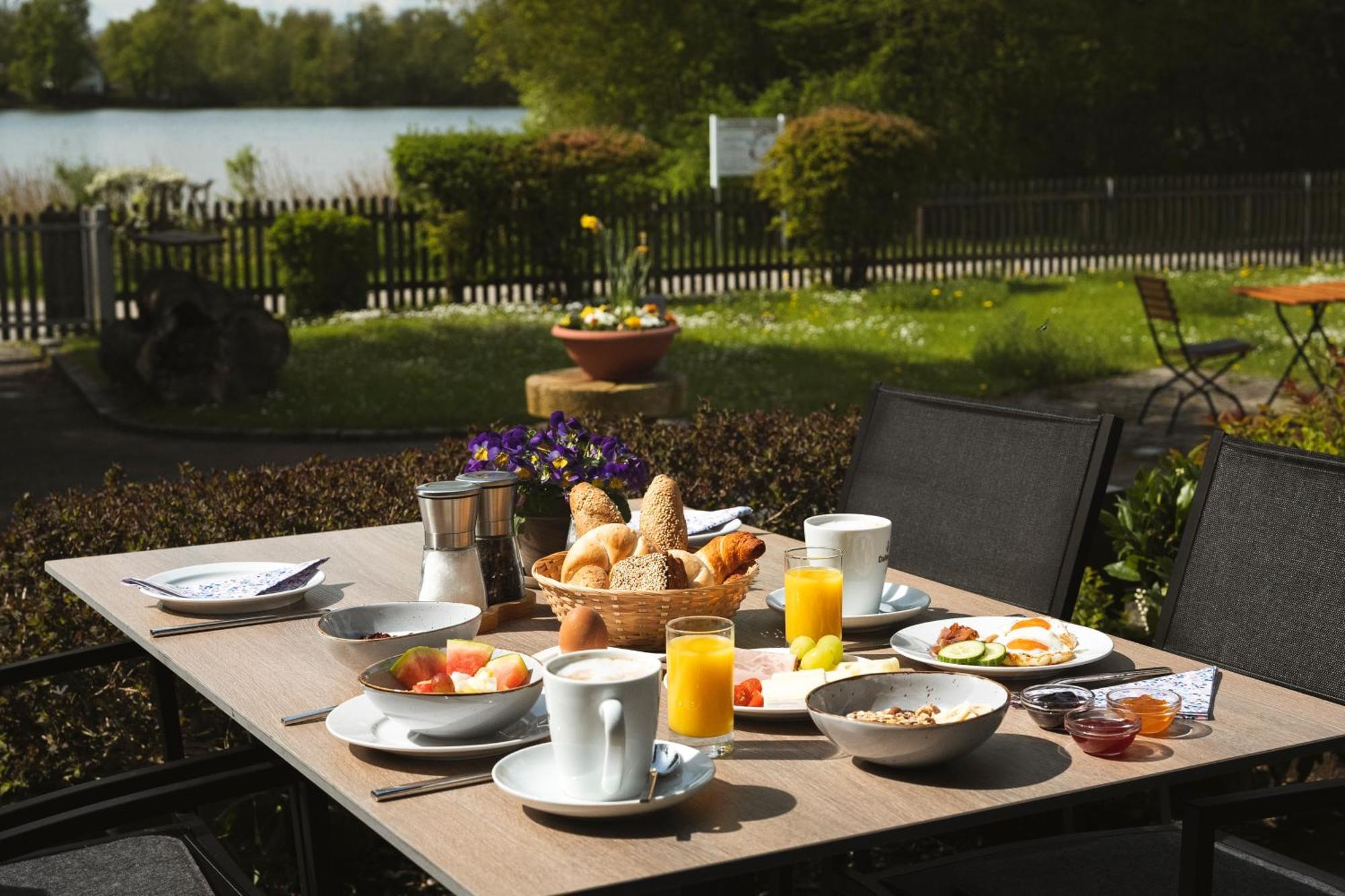 Sopherl Am See - Fruehstueck Auf Der Seeterrasse, Sehr Ruhig Und Wunderschoen Am See, 3 Minuten Nach Oberpfaffenhofen, Viele Radtouren, Restaurants & Cafes In Der Umgebung Вайслінг Екстер'єр фото