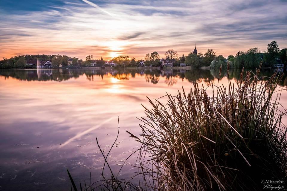 Sopherl Am See - Fruehstueck Auf Der Seeterrasse, Sehr Ruhig Und Wunderschoen Am See, 3 Minuten Nach Oberpfaffenhofen, Viele Radtouren, Restaurants & Cafes In Der Umgebung Вайслінг Екстер'єр фото